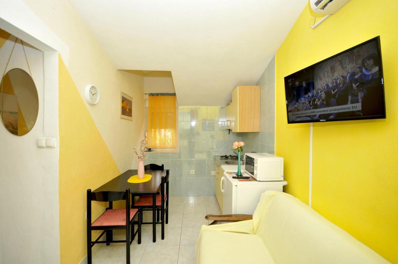 Apartments With A Parking Space Okrug Donji, Ciovo - 13732 Donji Okrug  Exterior foto